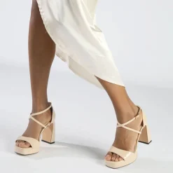 BUFFALO Occasion Shoes^Cherry Neat Heeled Sandals Vegan Beige