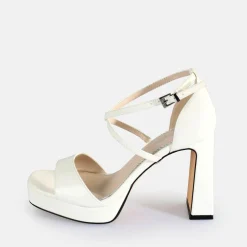 BUFFALO Occasion Shoes^Cherry Neat Heeled Sandals Vegan White