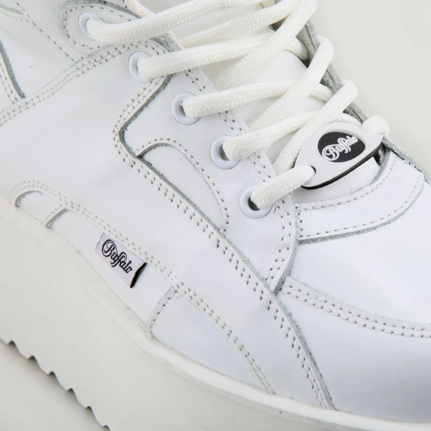 BUFFALO Classics^Rising Towers Low Nubuck Leather White