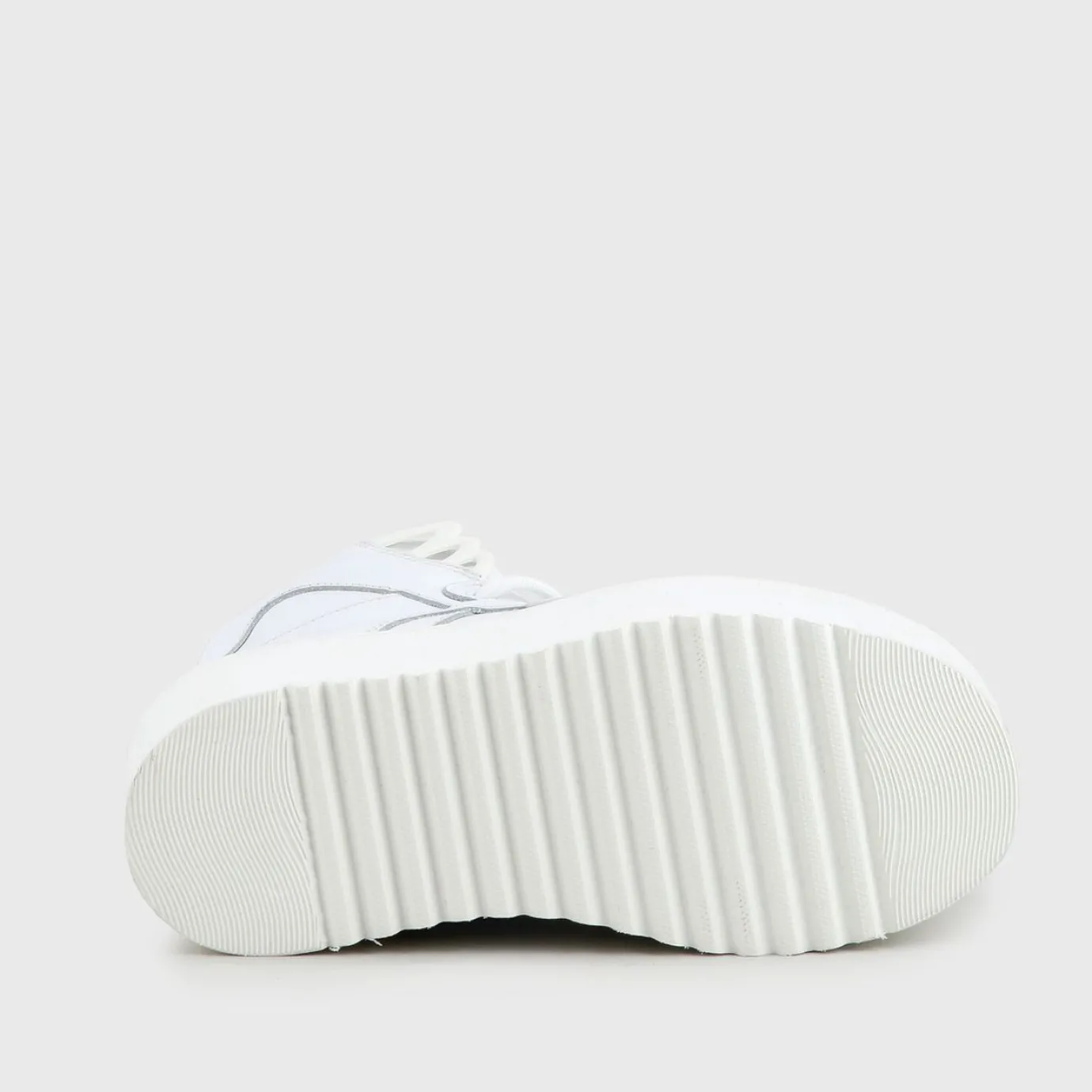 BUFFALO Classics^Rising Towers Low Nubuck Leather White