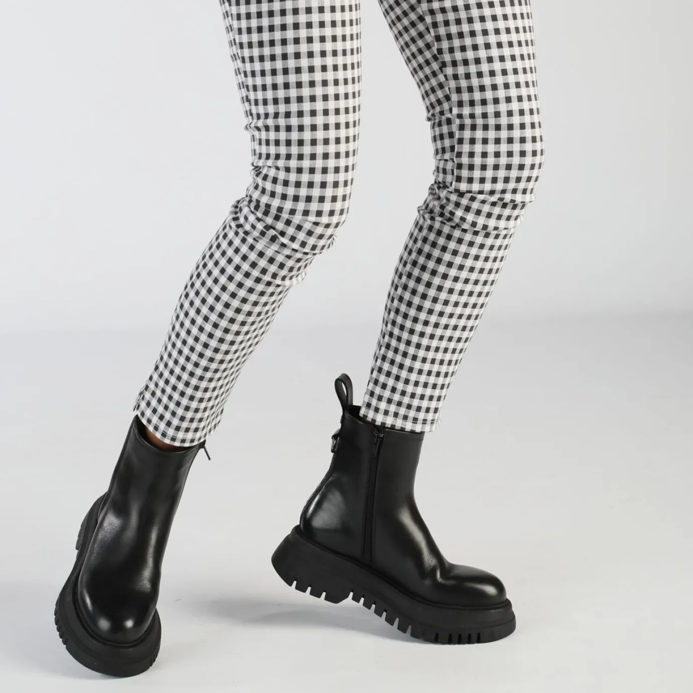BUFFALO Ankle Boots^Shade Zip Mid Ankle Boot Black